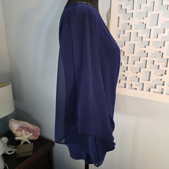 Carmen Marc Valvo Women's Surplice Neck Blouse Top Royal Size L - Picture 4 of 7
